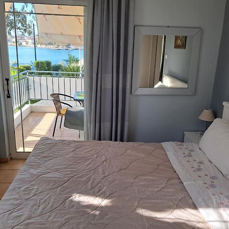 Top Floor On Villa, 3' From Center, By The Sea! Host Is Efi Kwsta Preveze Dış mekan fotoğraf