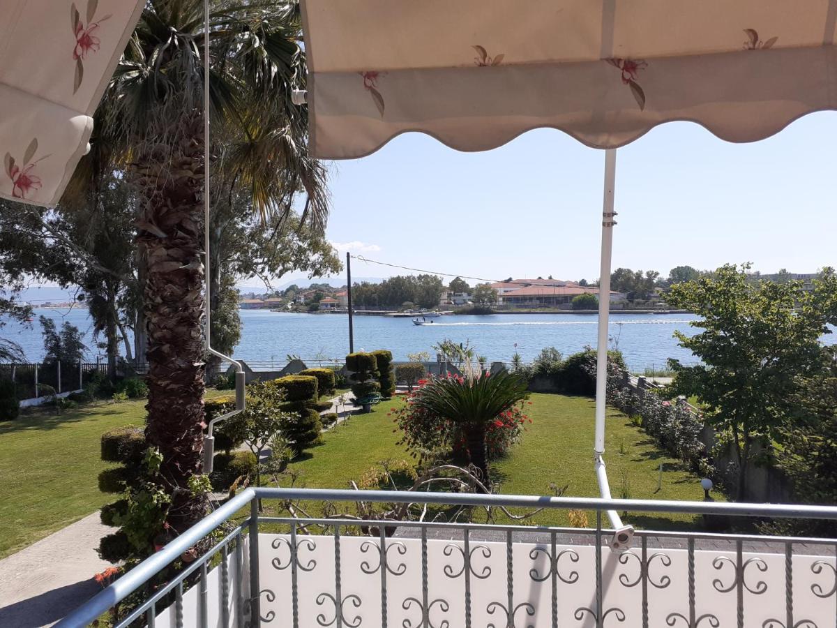 Top Floor On Villa, 3' From Center, By The Sea! Host Is Efi Kwsta Preveze Dış mekan fotoğraf