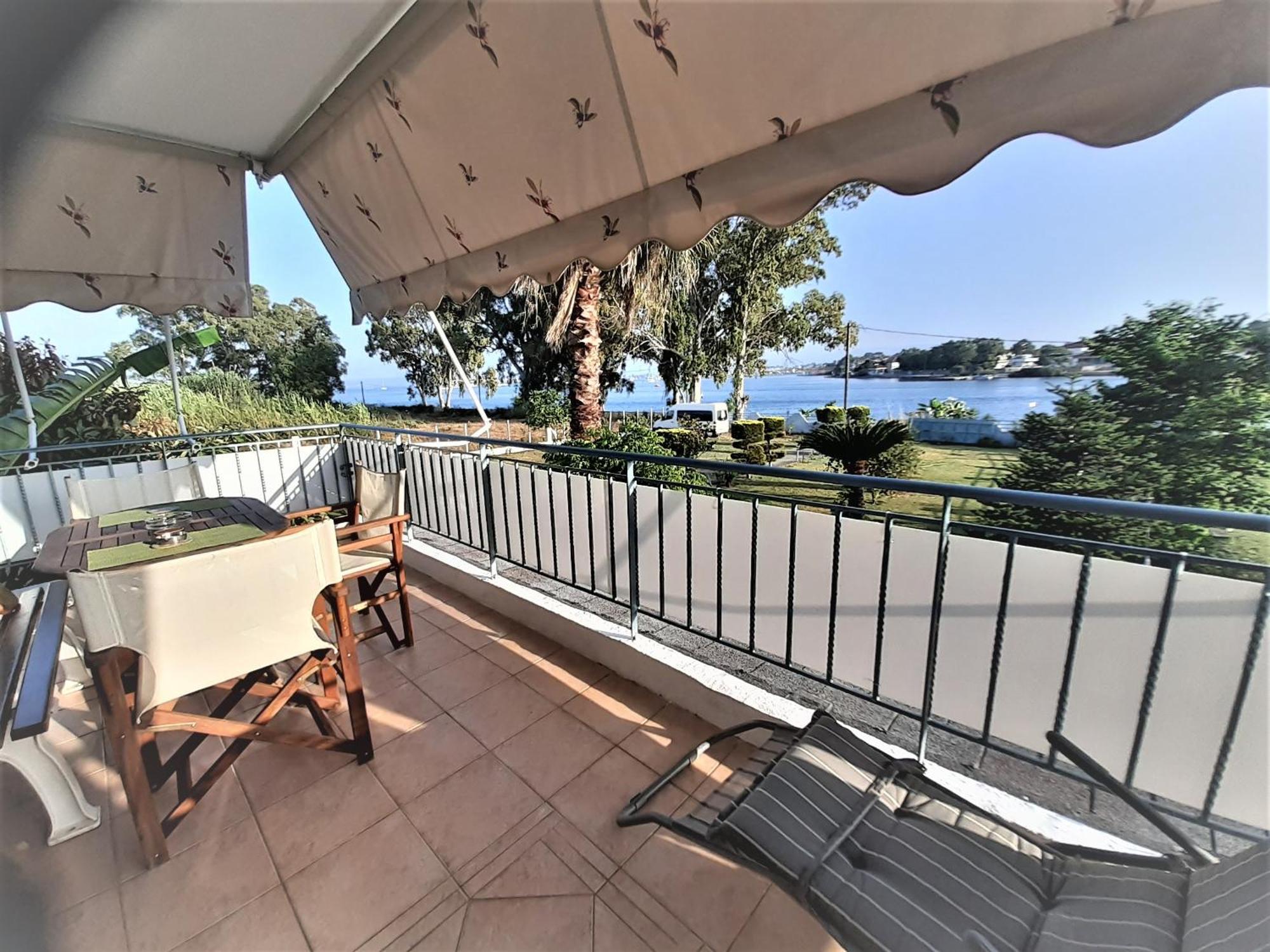 Top Floor On Villa, 3' From Center, By The Sea! Host Is Efi Kwsta Preveze Dış mekan fotoğraf