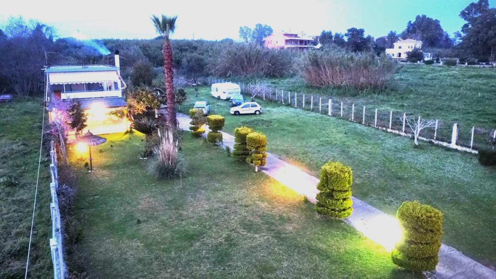 Top Floor On Villa, 3' From Center, By The Sea! Host Is Efi Kwsta Preveze Dış mekan fotoğraf